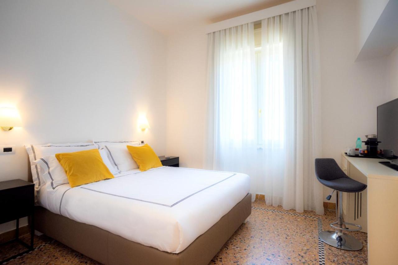 Leopoldo Rooms Cagliari Bagian luar foto