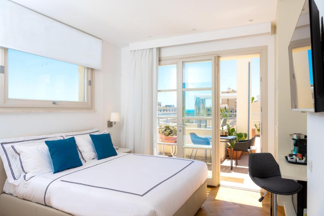 Leopoldo Rooms Cagliari Bagian luar foto